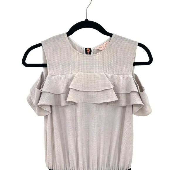 Ted Baker Toriil Ruffled Cold-Shoulder Jumpsuit Black / Gray Size 0 / US 2 - Picture 3 of 14